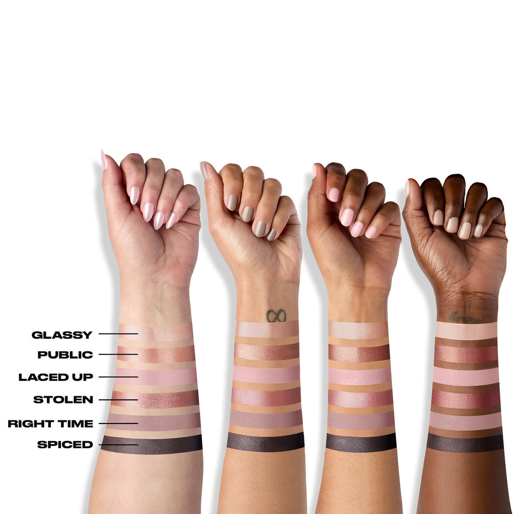 Urban Decay Naked3 Mini open compact reveals six rosy neutrals.