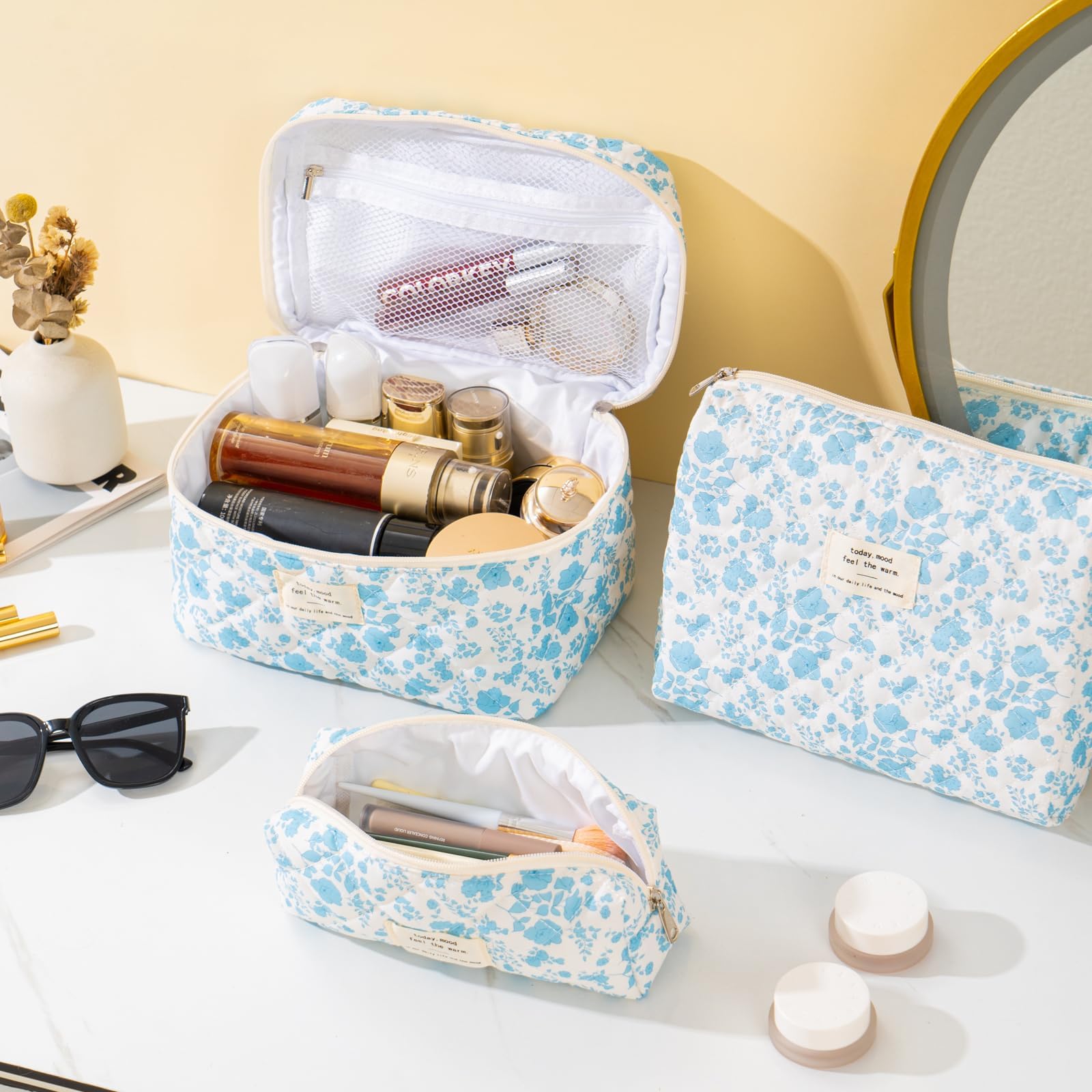 UUYUUY large makeup bag interior capacity ideal for cosmetics and toiletries