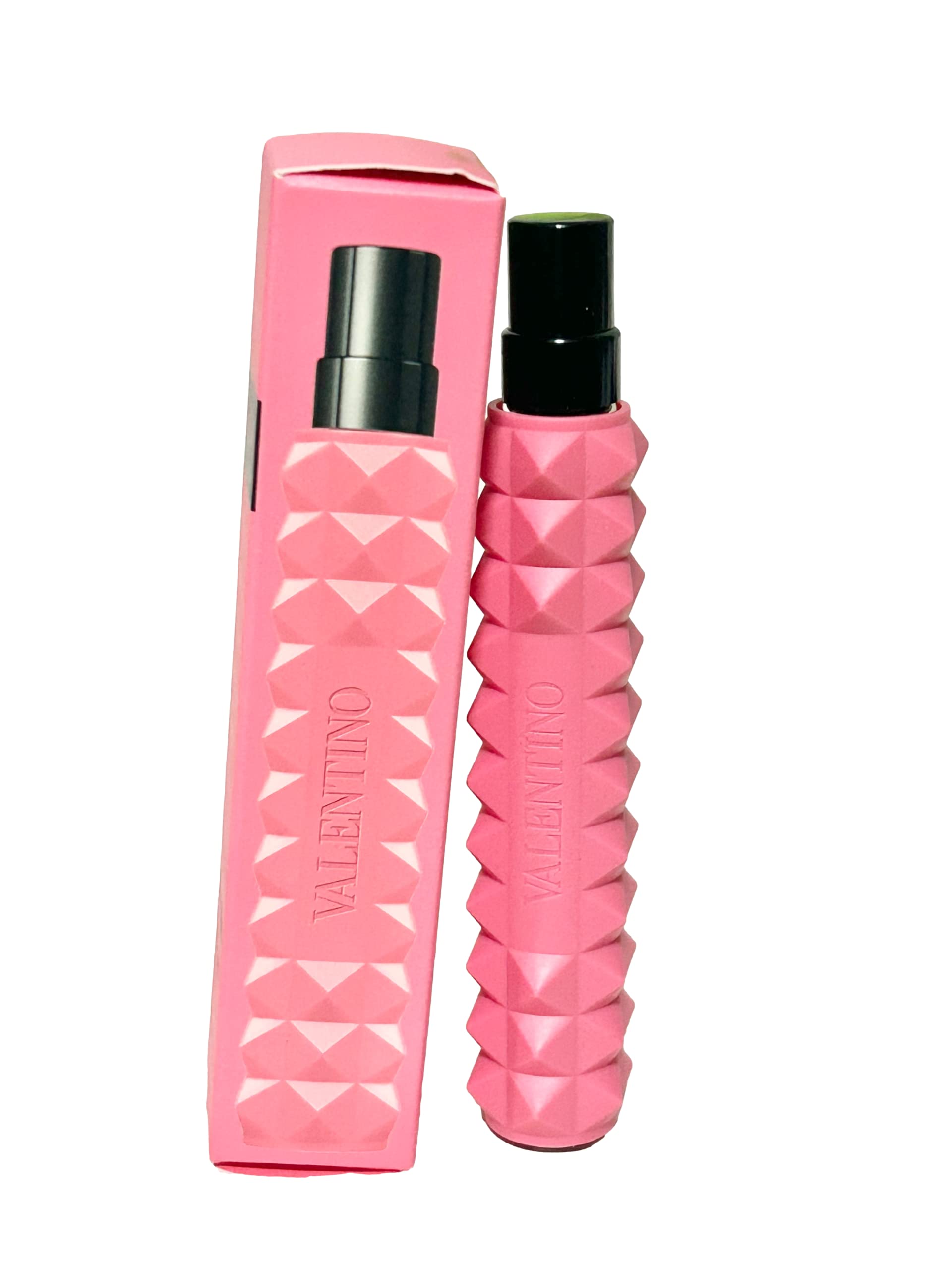 Valentino Donna Born in Roma cap close-up, premium packaging ideal for gifting.