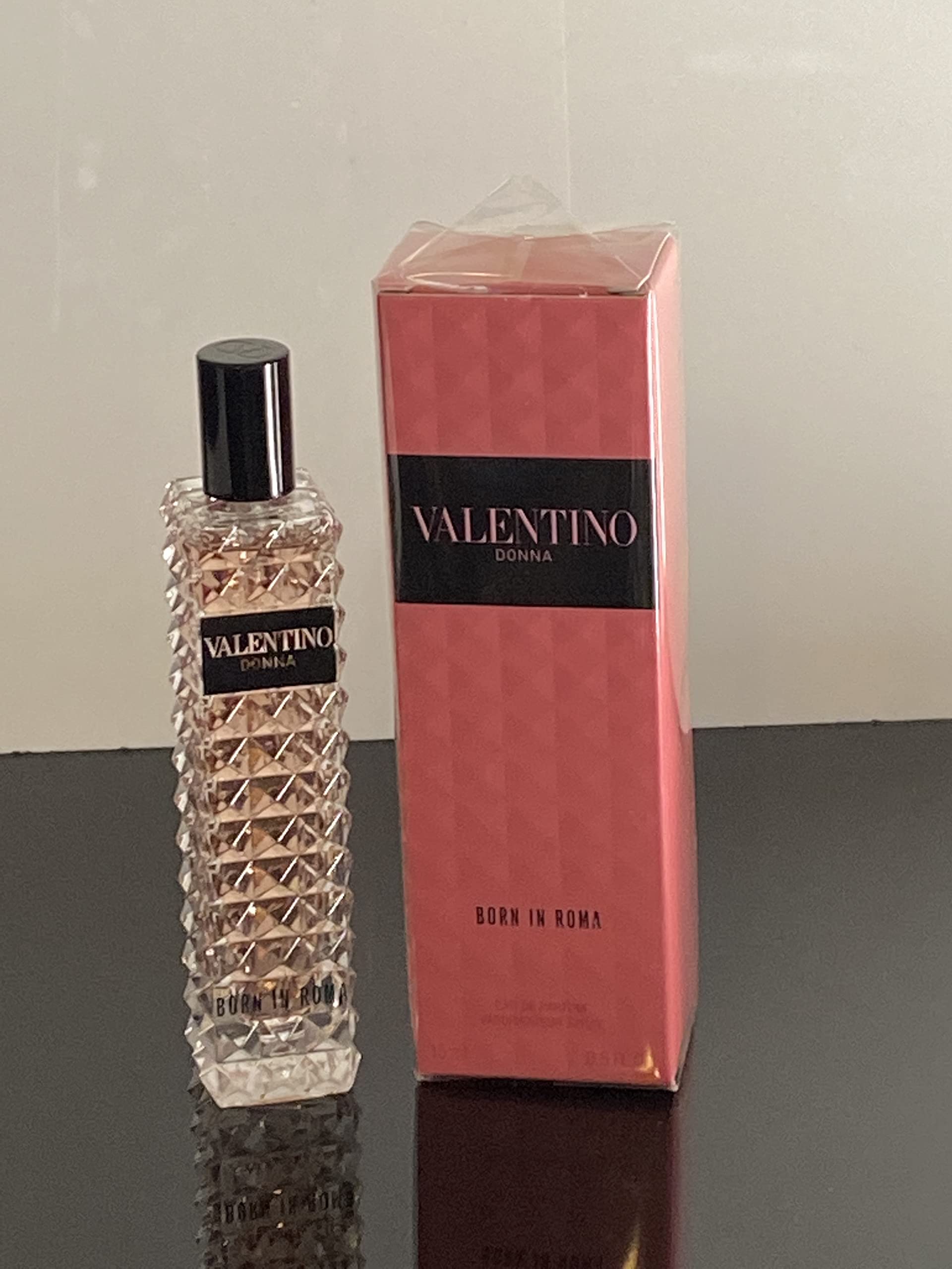 Valentino Donna Born In Roma gift-packaging idea for an elegant gift.