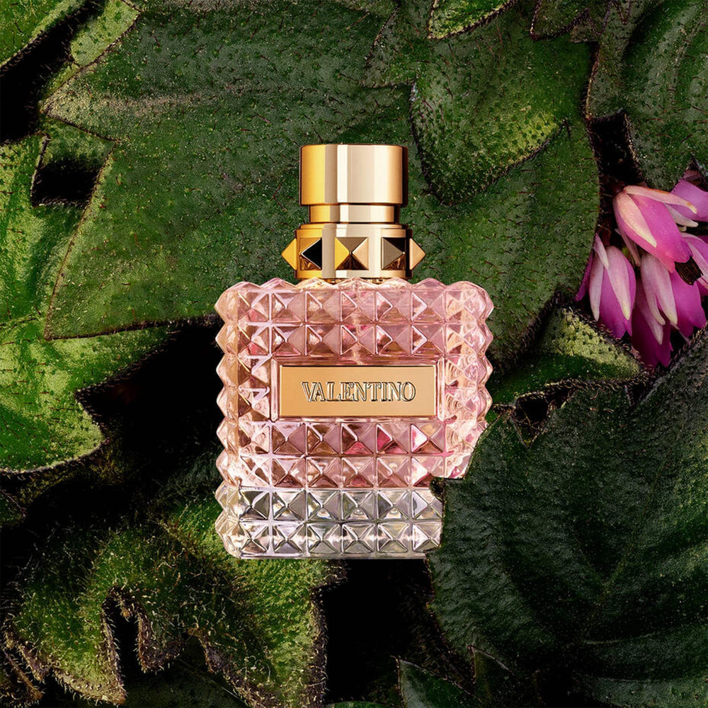 Valentino Donna EDP packaging box offers premium gifting appeal.