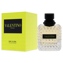 Valentino Donna Yellow Dream EDP spray application demonstrates easy, even mist for daily wear.