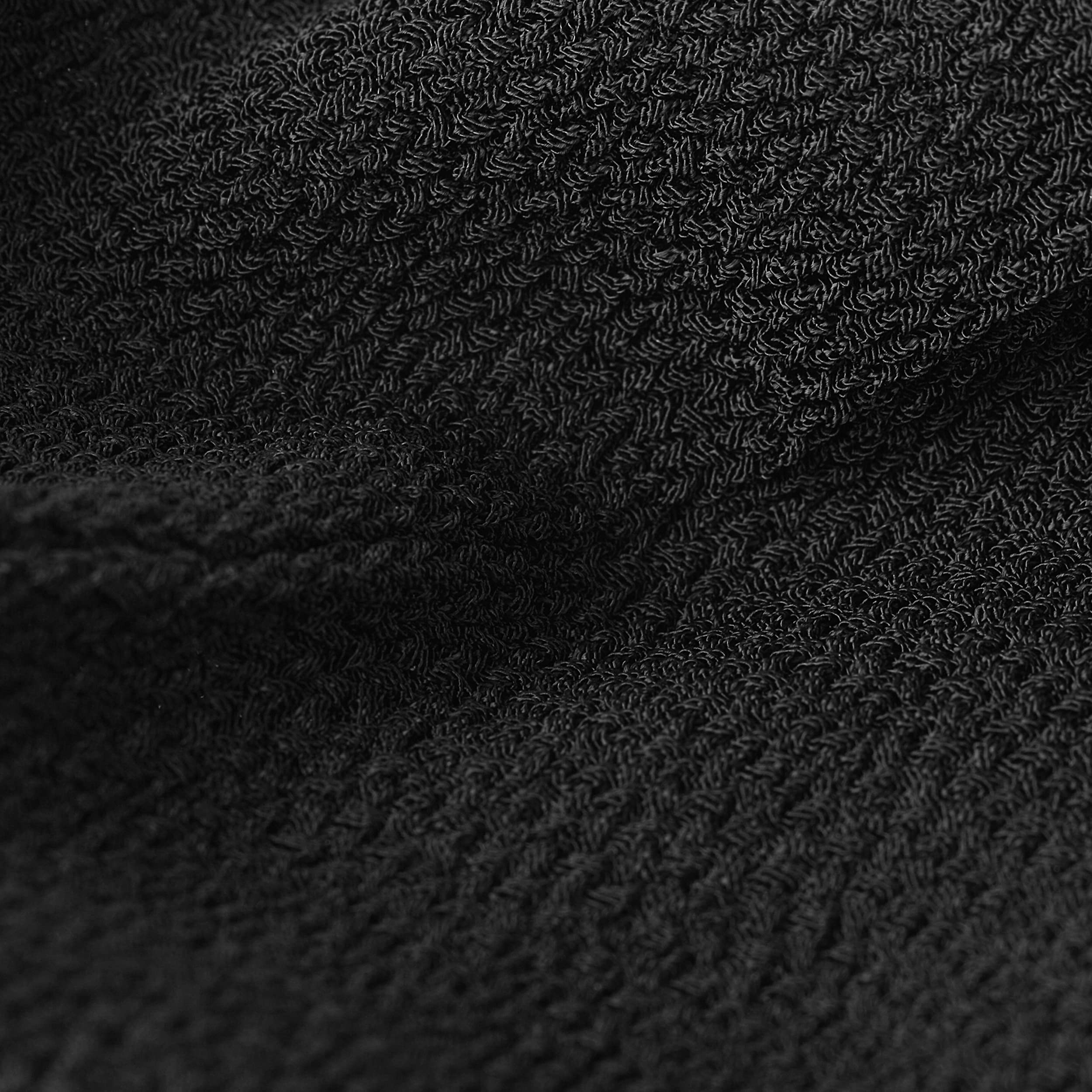VALITIC glove wet-hands application shows comfortable grip during exfoliation