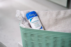 Close-up of Vanicream dry feel with no white residue during application.