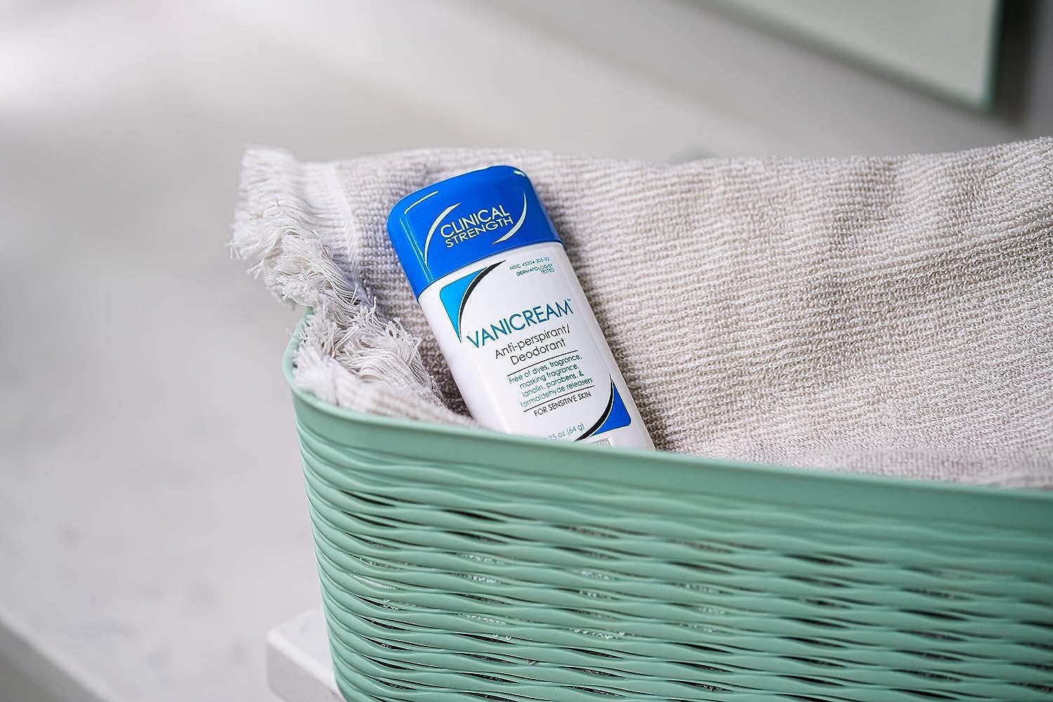 Vanicream antiperspirant smooth-dry-feel highlights residue-free, comfortable wear.