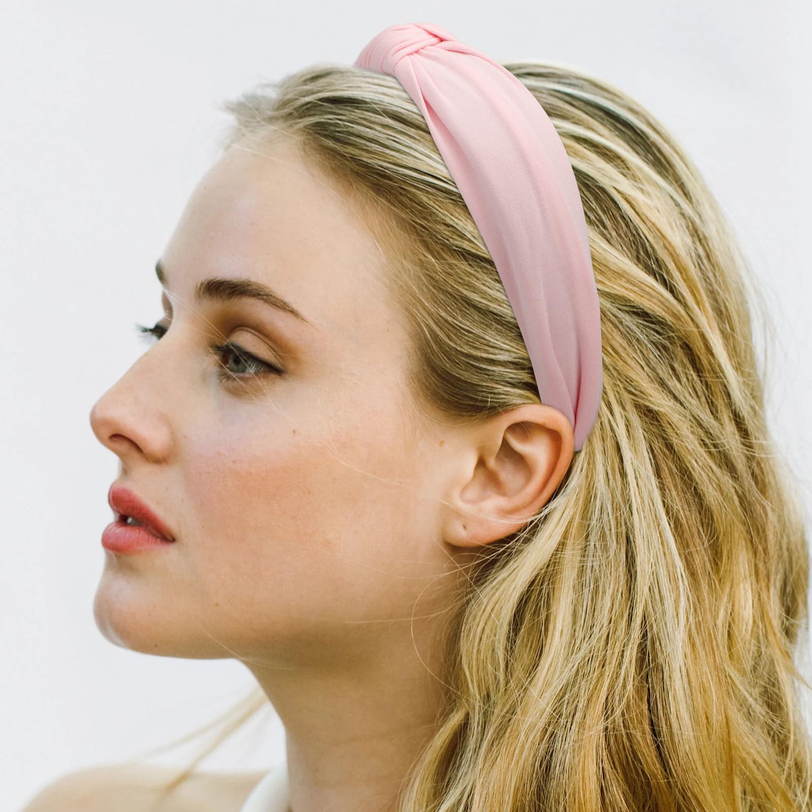VelScrun elastic wide headband 3.5 cm staying in place during activity