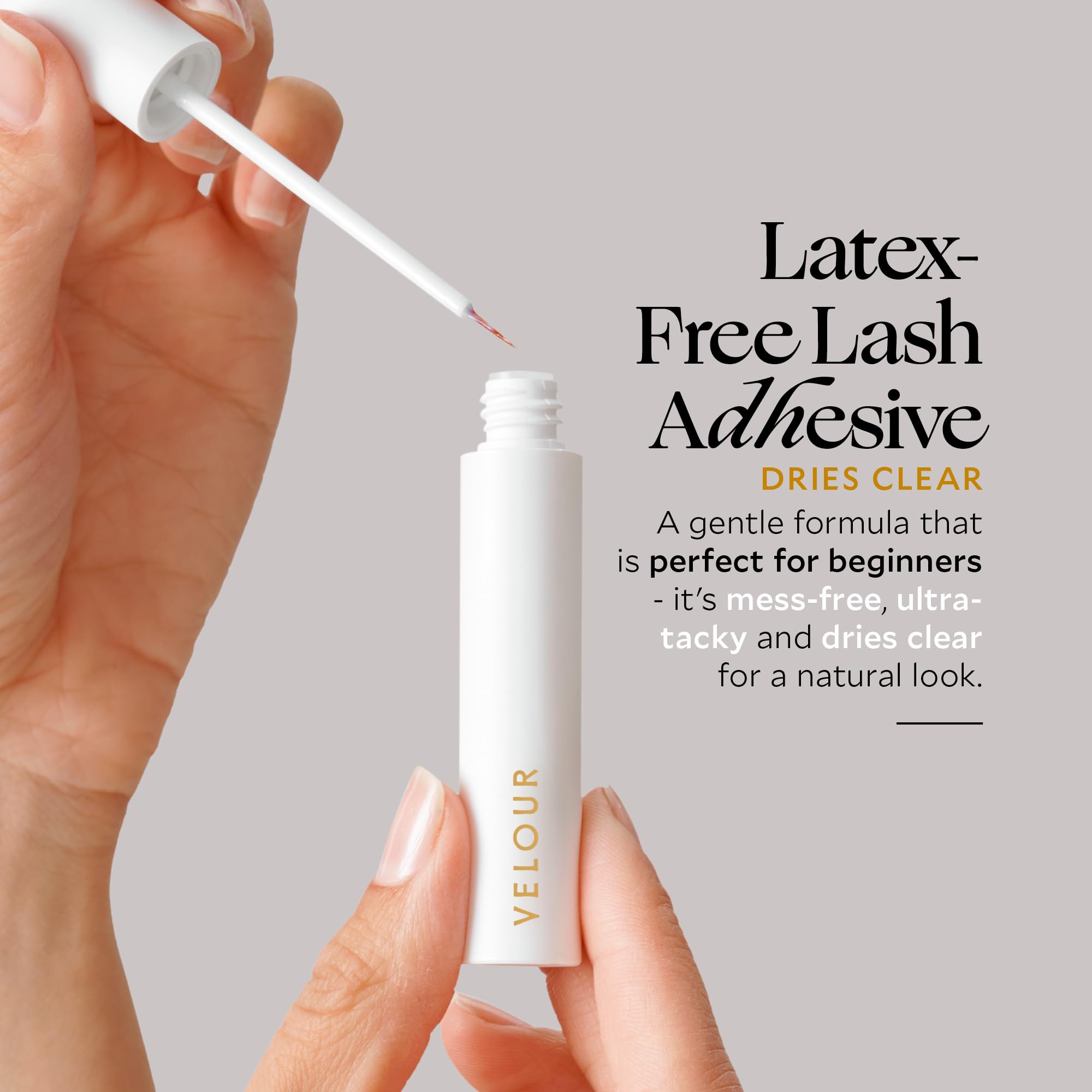 Velour lash glue with clear dry formula for seamless, natural-looking results.