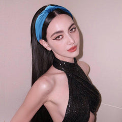 VELSCRUN pearl headband with red beads creates a bold, eye-catching touch