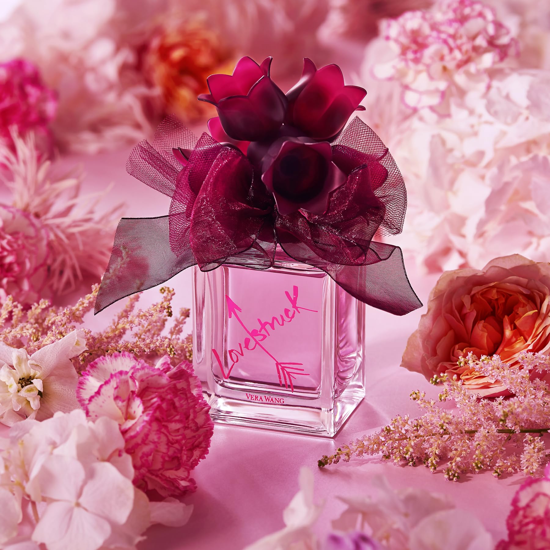 Vera Wang Love Struck cap detail emphasizing premium packaging and luxury feel.