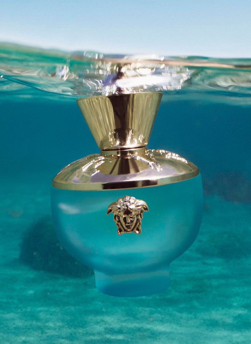 Versace Dylan Turquoise eau de toilette spray demonstrates light daytime wear.
