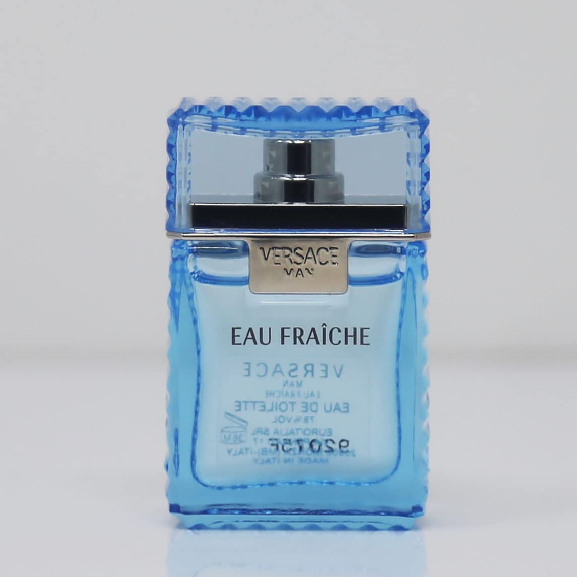 Versace Man Eau Fraiche mini box—premium presentation ideal for gifting.