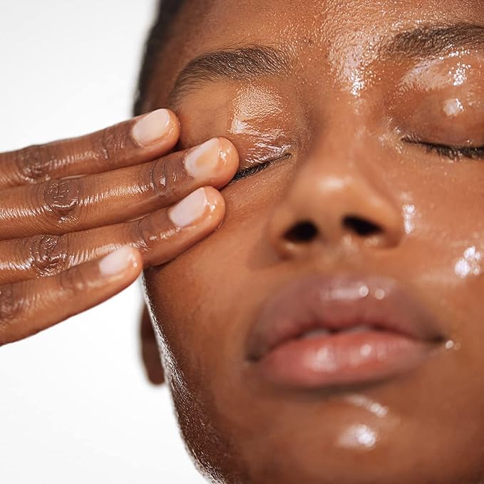 Versed avocado and jojoba oils nourish skin during cleansing ritual.