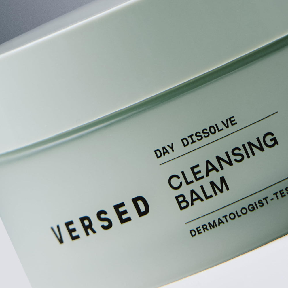 Versed Day Dissolve with eucalyptus oil suggesting refreshing cleanse