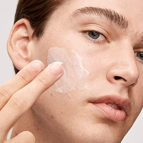Versed Skin Soak jar close-up highlighting creamy texture ideal for night-time moisturizing