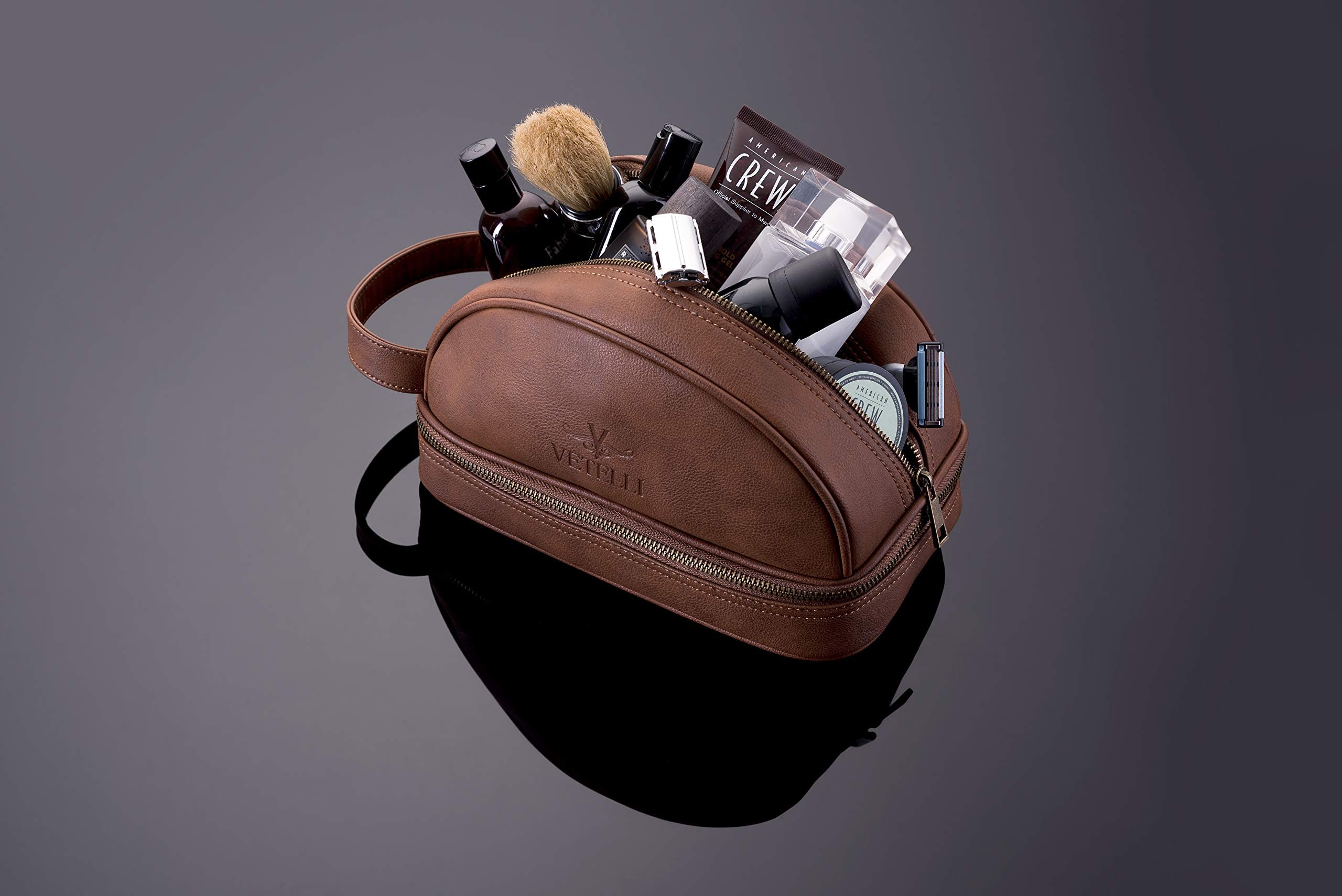 Vetelli Classic Leather Dopp Kit upper compartment for quick daily prep.
