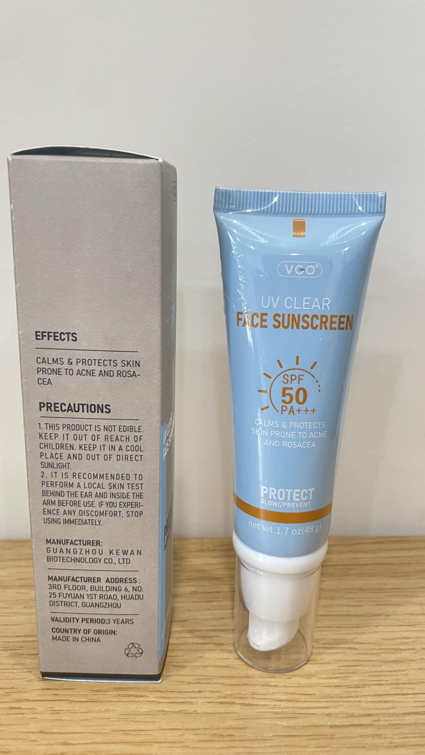 VGO Clear Face Sunscreen oil-free texture on skin.