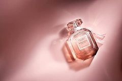 Victoria's Secret Bombshell Seduction peony note close-up emphasizes fresh white peony.
