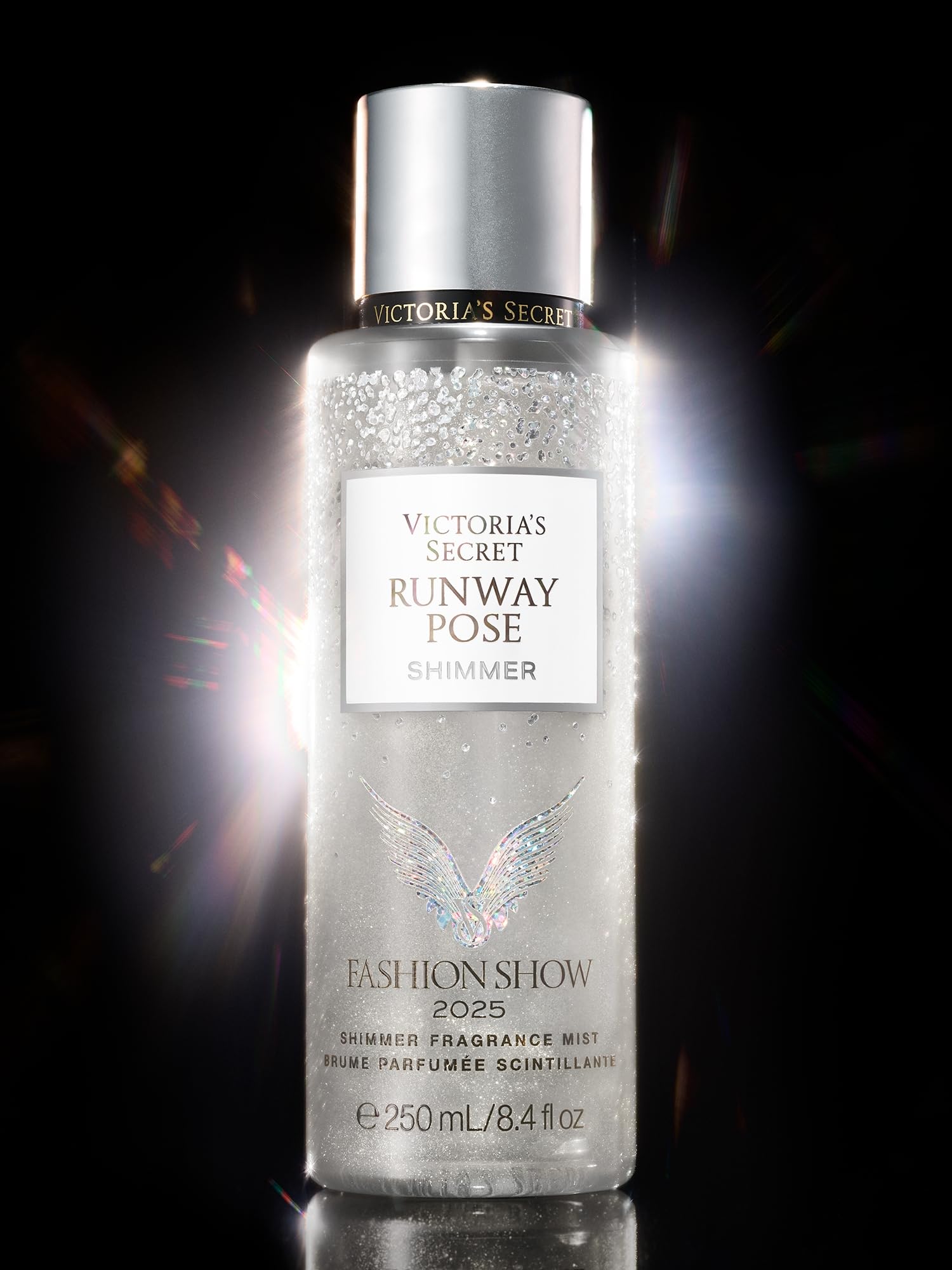 Victoria's Secret Bruma Perfumada sostenida en la mano, aroma para salir.