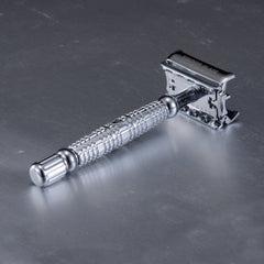 Vikings Blade luxury case keeps razor and blades organized and protected.