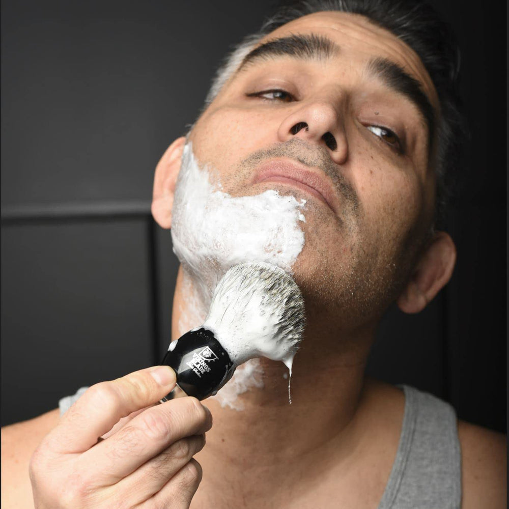Vikings Blade fast-lather capability creates rich foam quickly