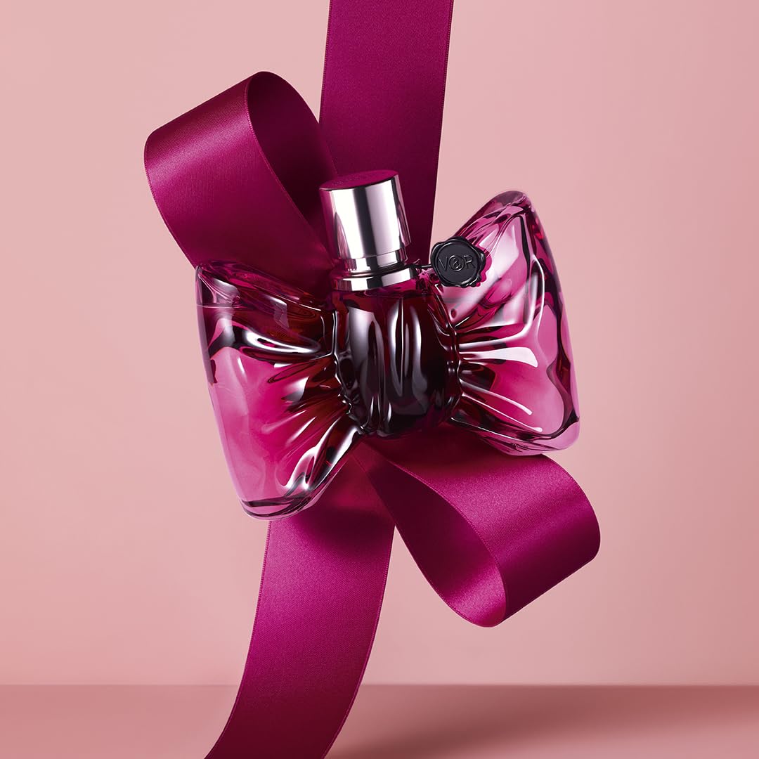 Viktor&Rolf Bonbon amber-wood note close-up suggesting lasting warmth.