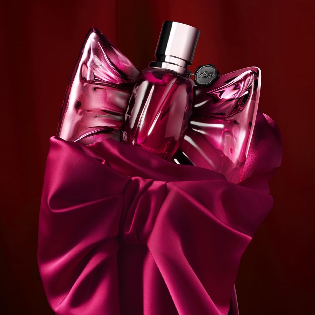 Viktor&Rolf Bonbon packaging pink box signals gift-ready luxury.