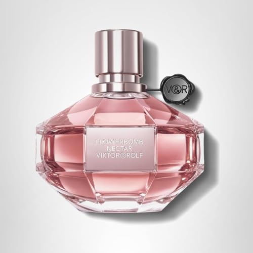 Viktor&Rolf Flowerbomb Nectar vanilla warmth, creating cozy evening wear impression.