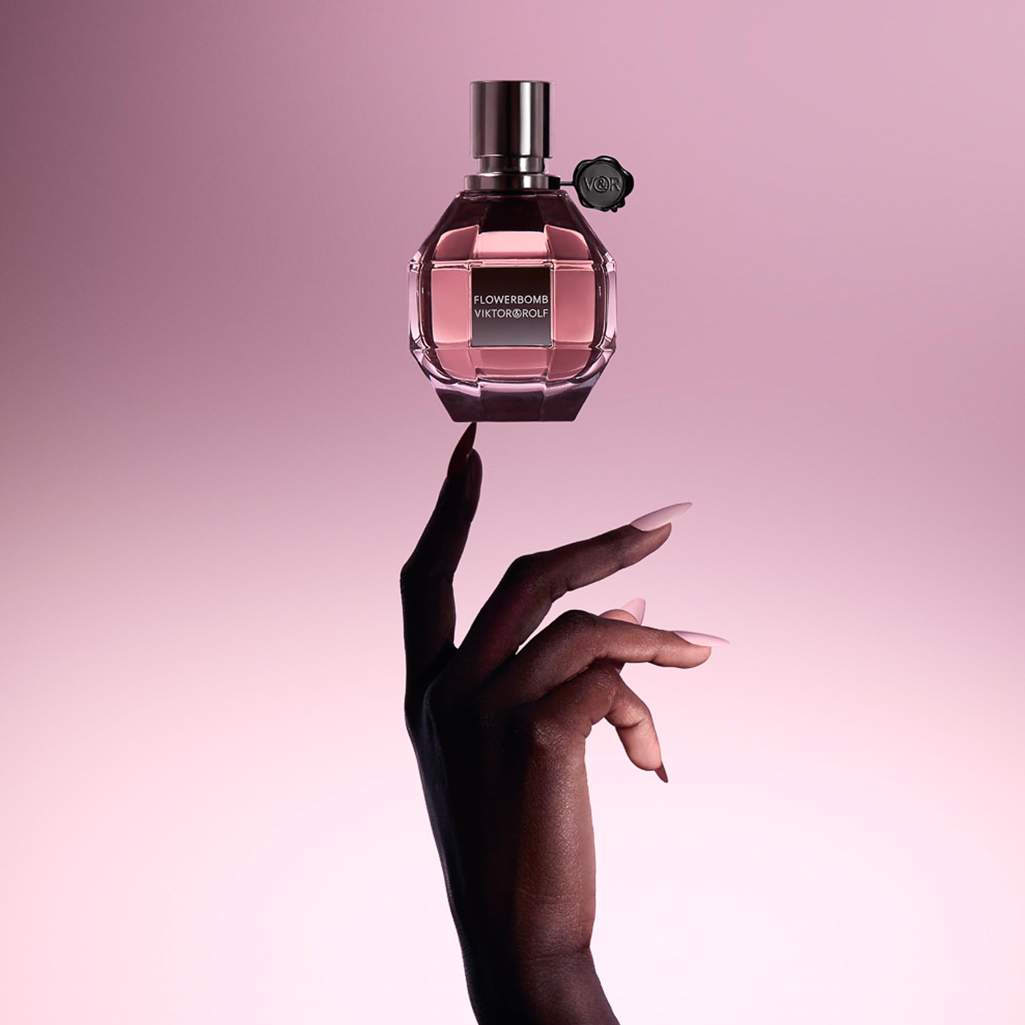 Viktor&Rolf Flowerbomb outer packaging conveys premium gifting appeal.