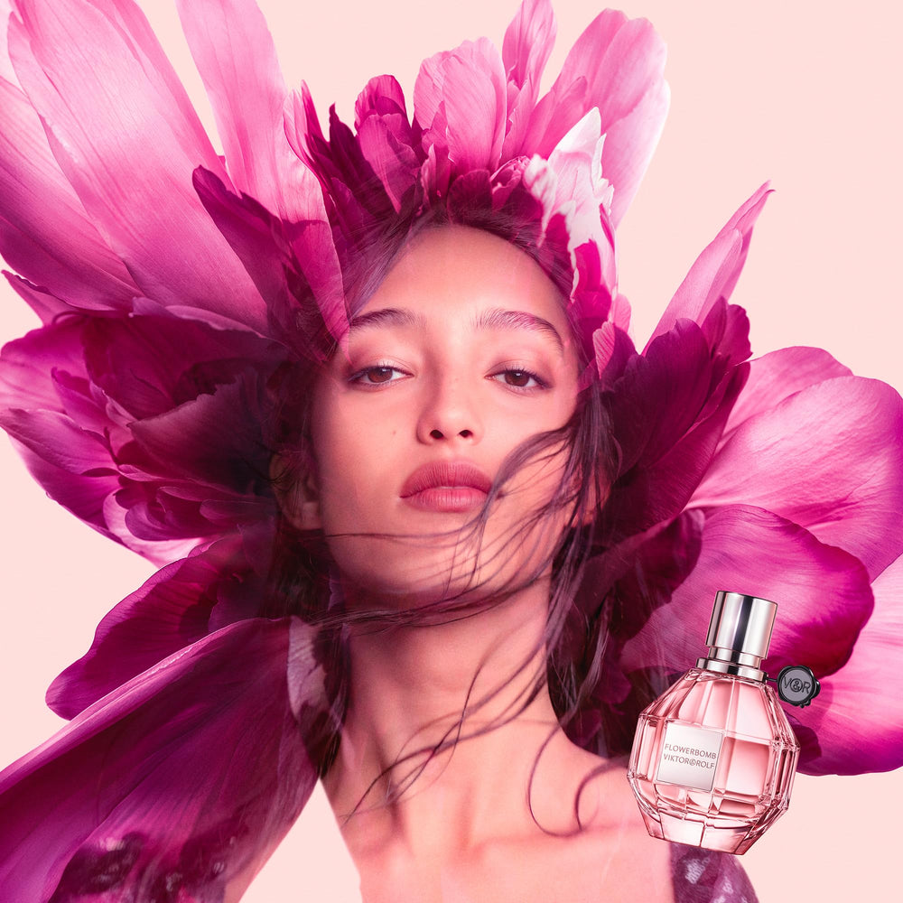 Viktor&Rolf Flowerbomb rose-petal accents evoke romantic floral notes.