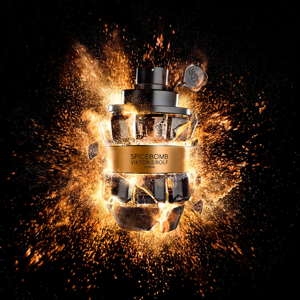 Viktor&Rolf Spicebomb Extreme amber note close-up evokes warm evening allure.