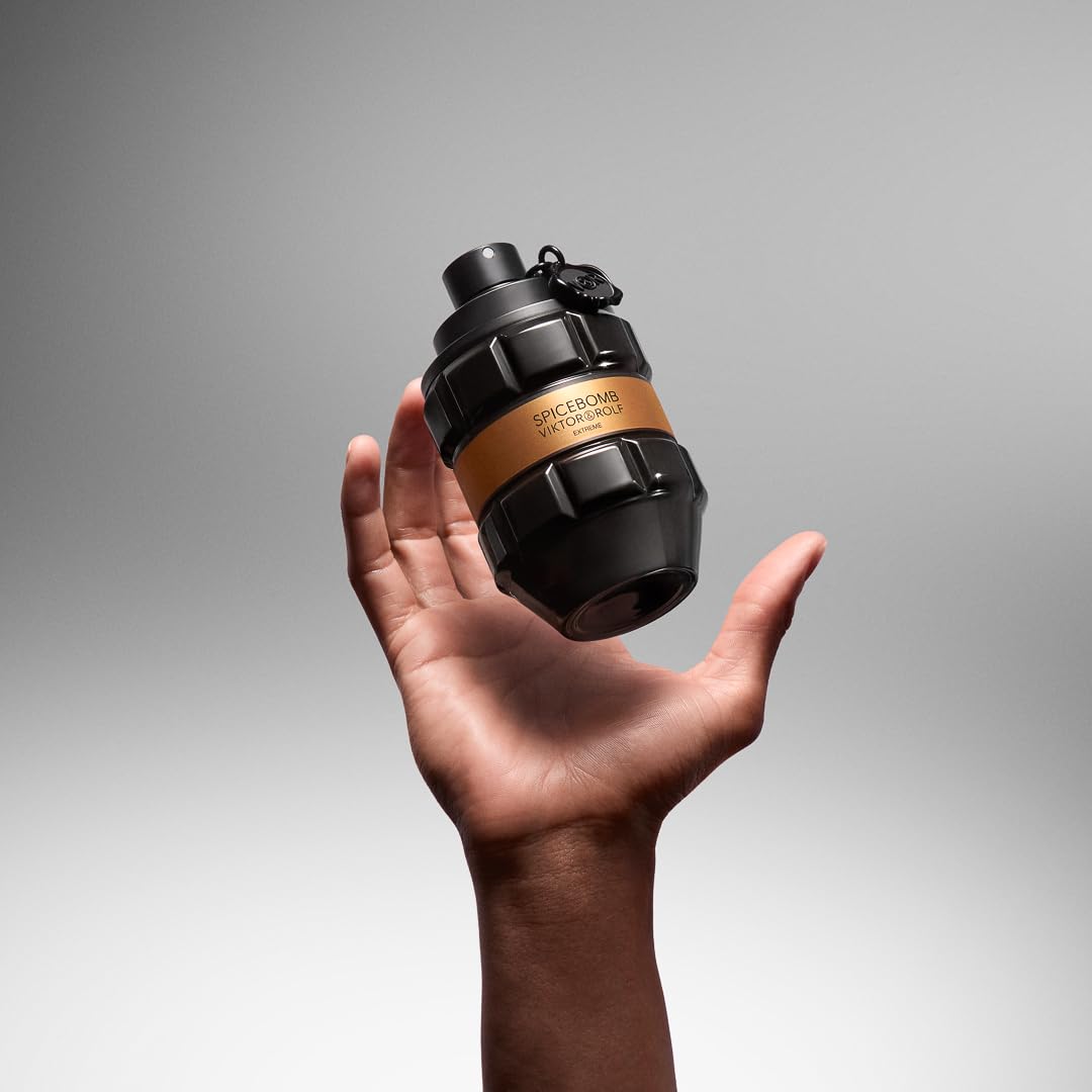 Viktor&Rolf Spicebomb Extreme saffron note close-up hints spicy intensity.