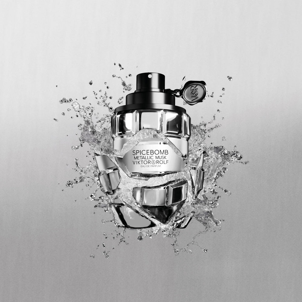 Viktor&Rolf Spicebomb Metallic Musk warm amber scent with pepper kick