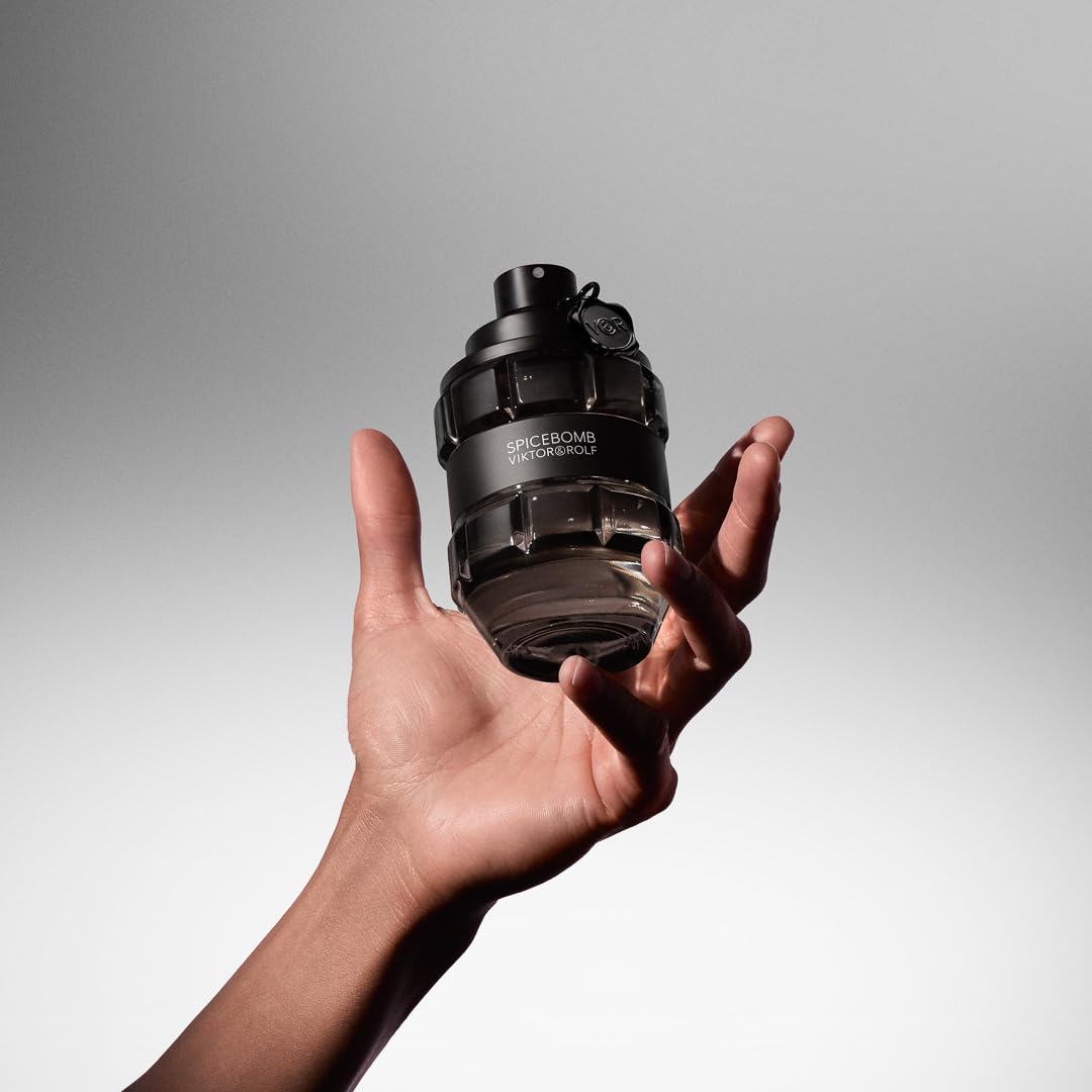 Viktor&Rolf Spicebomb packaging box signaling premium gift appeal.