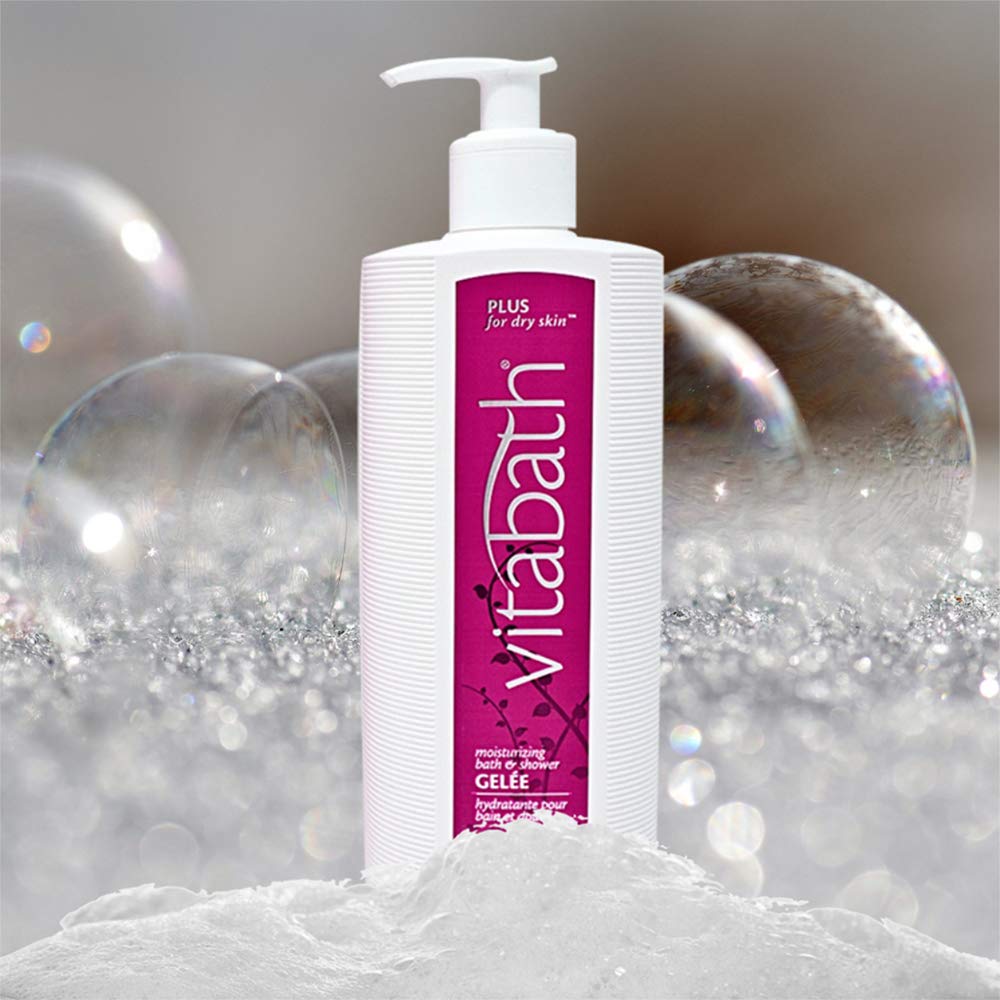 Vitabath Plus lather close-up—creamy gelee foam nourishes without stripping.