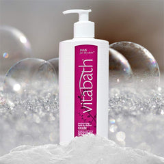Vitabath Plus lather close-up—creamy gelee foam nourishes without stripping.