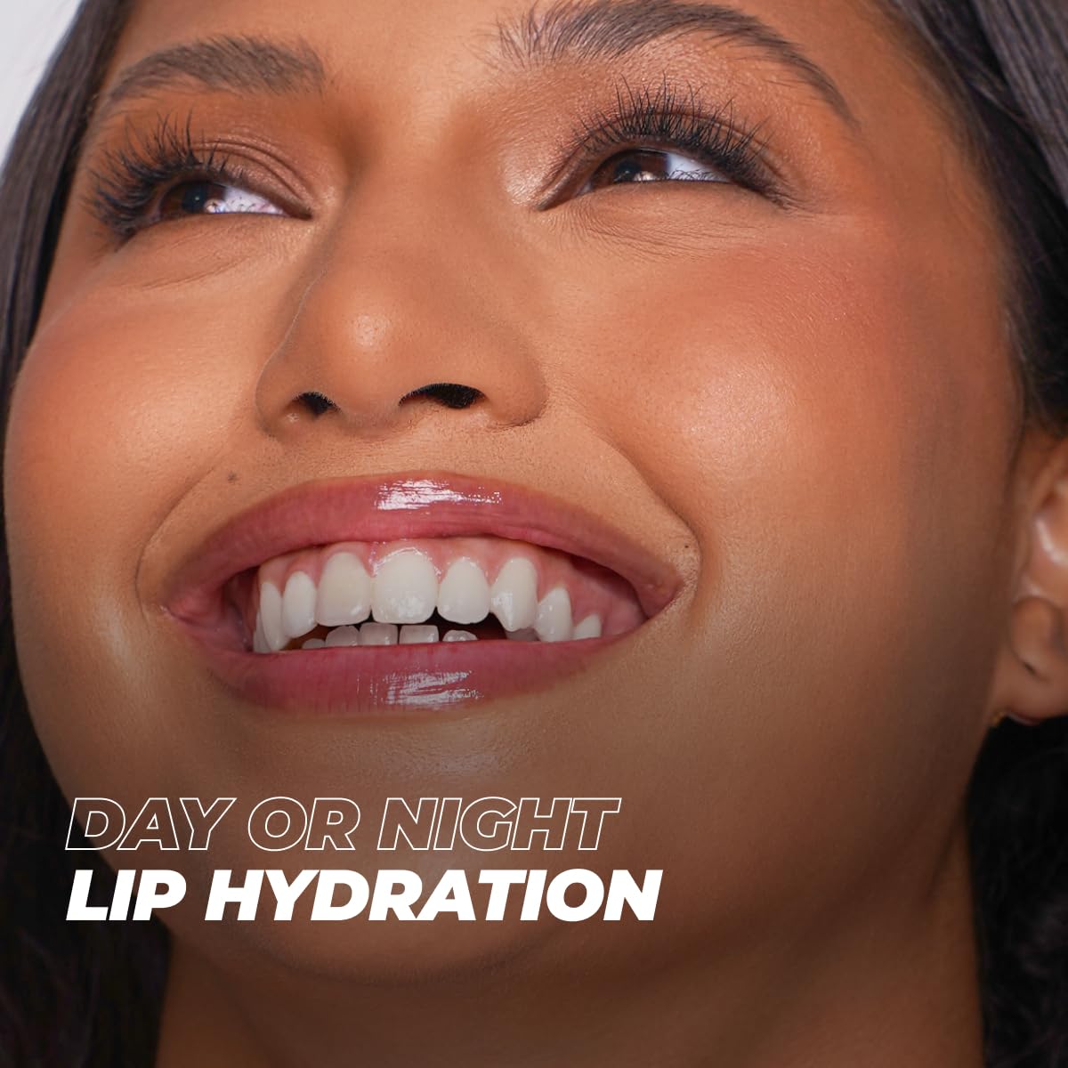 Vitamasques Night routine shot shows bedtime lip nourishment routine.