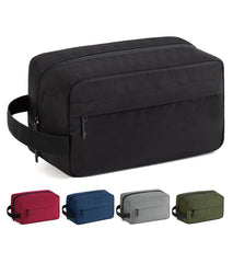 Vorspack travel toiletry bag large main compartment keeps toiletries organized on trips