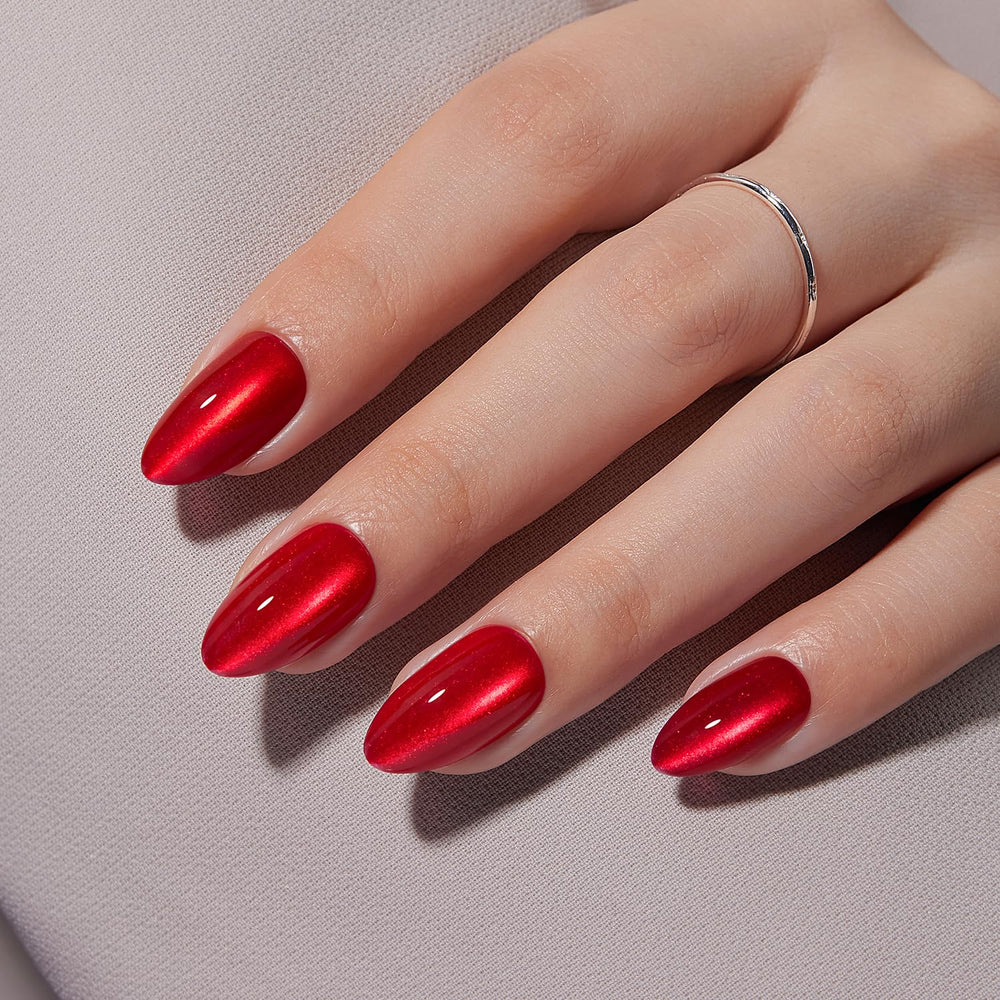VSALON cuticle oil nourishes nails for healthy-looking hydration