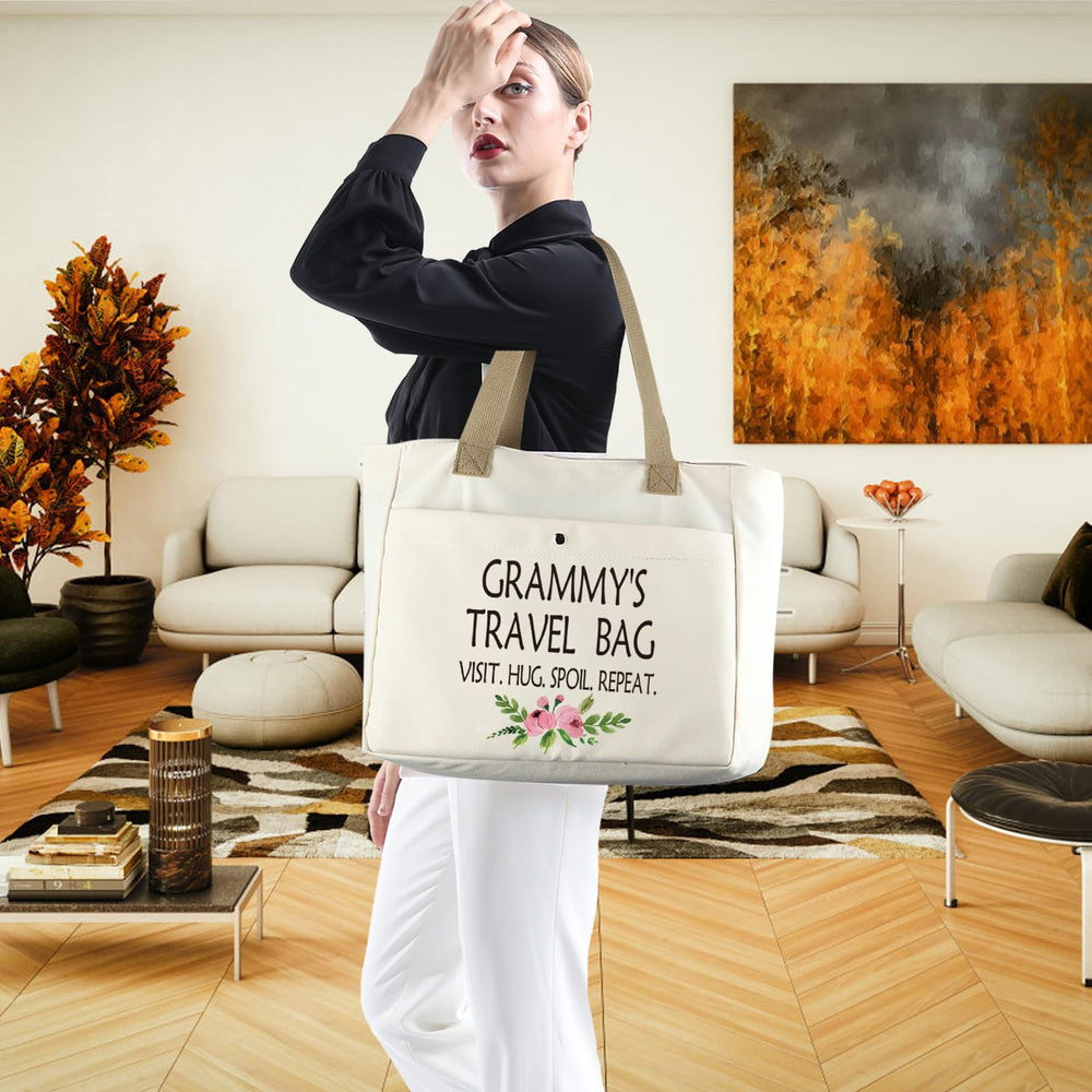 WCGXKO Grammy tote inner pocket demonstrates secure storage for cards and money.