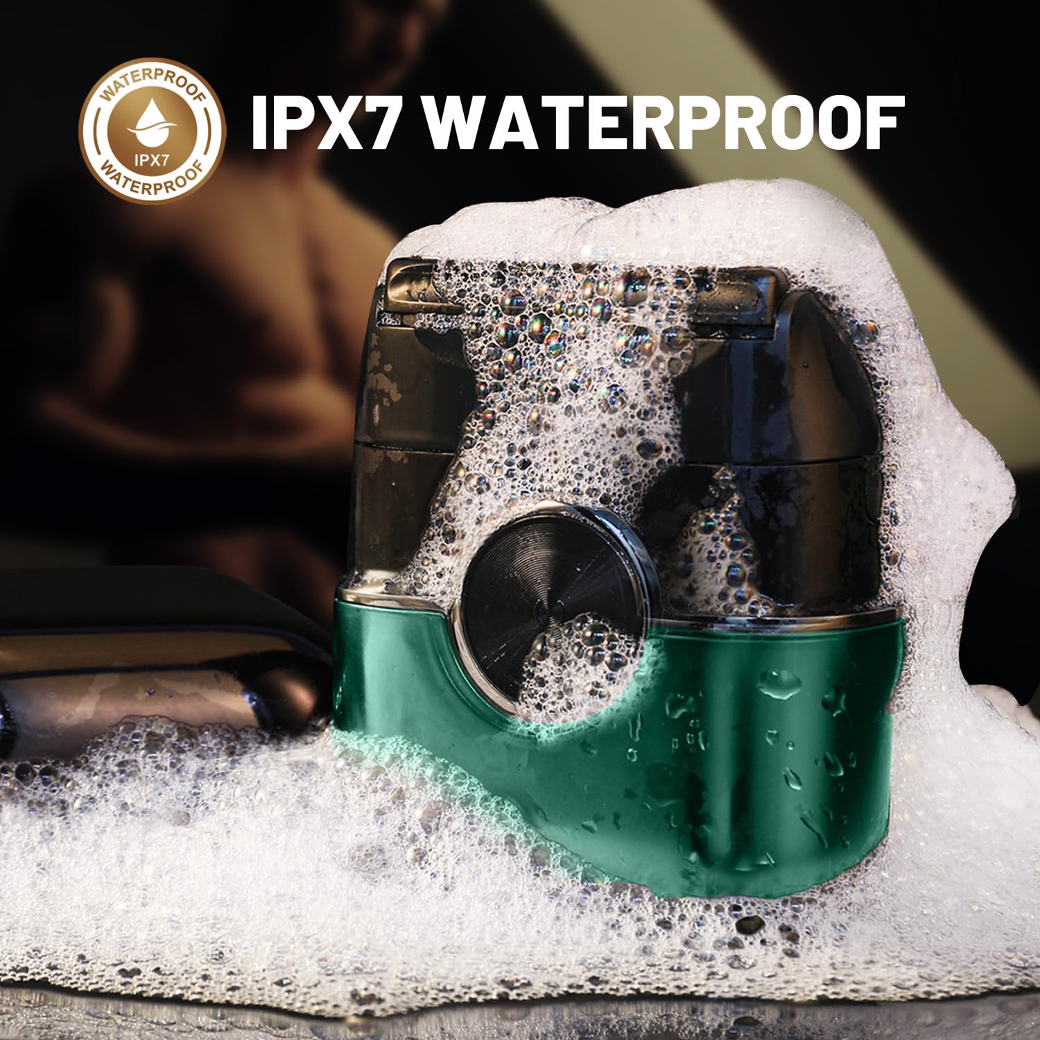 Welclux Royal Green foil shaver USB-C charging delivers full power quickly for travel.