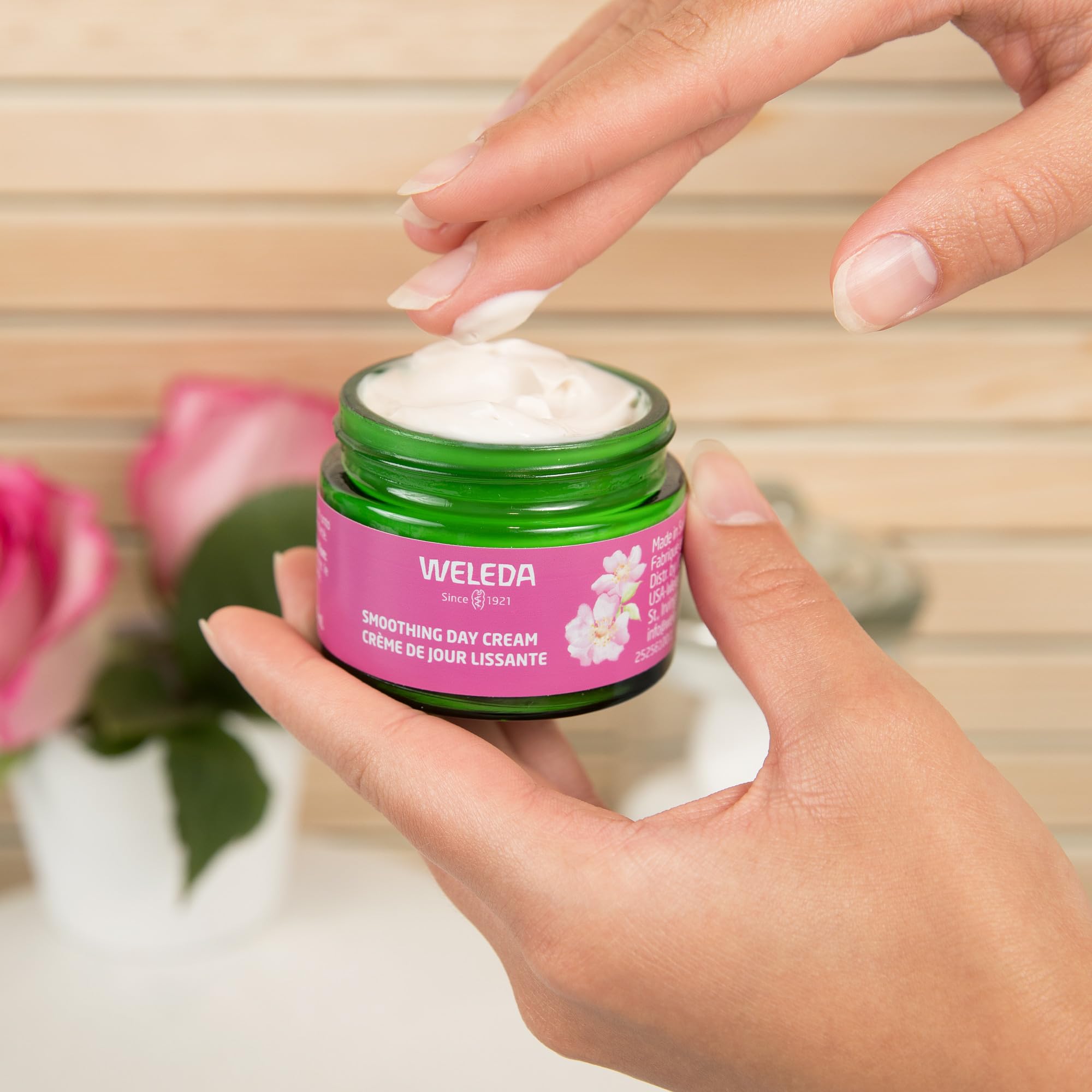 Weleda Smoothing Day Cream packaging box image—eco-friendly design and product information.