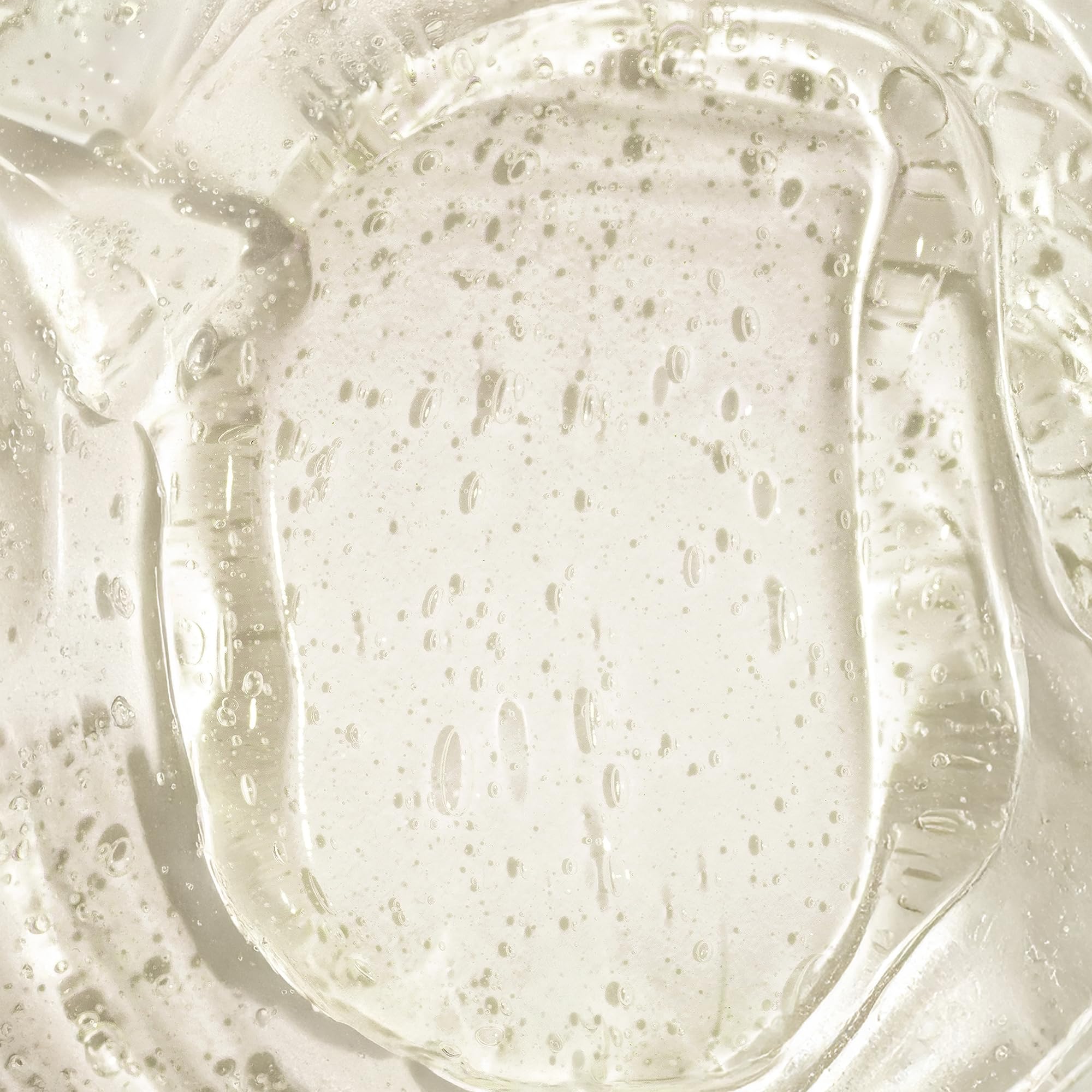 WellBEL Gelée Detox Shampoo pump-dispense demonstrates easy, mess-free application for daily use.