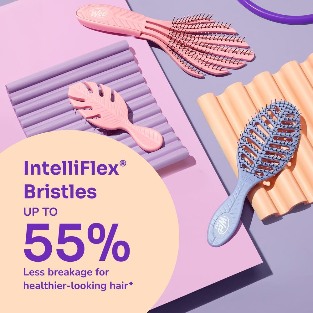 Wet Brush Go Green hair smoothing action with bristles gliding through strands