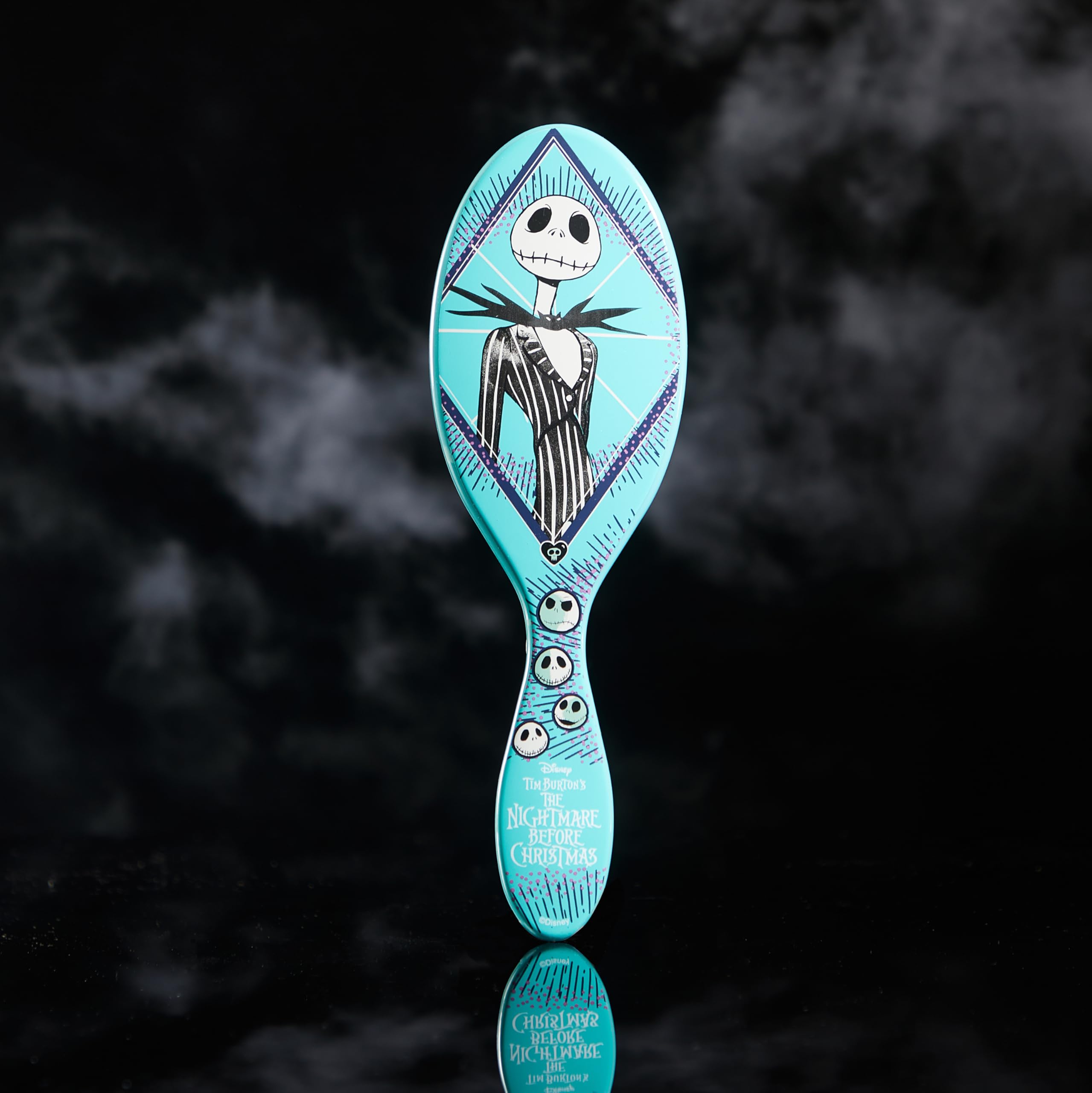 Wet Brush IntelliFlex bristles close-up demonstrate 55% less breakage for healthier-looking hair.
