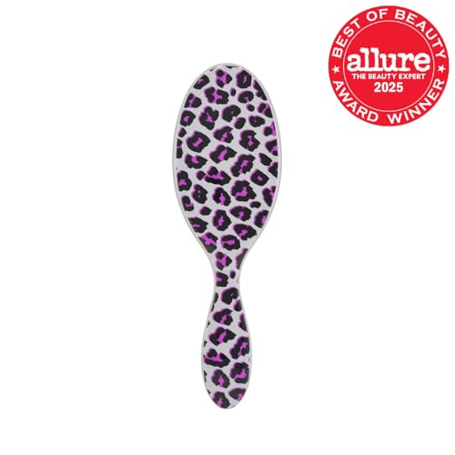 Wet Brush Original Detangler bristles close-up show ultra-soft flexibility for gentle detangling.