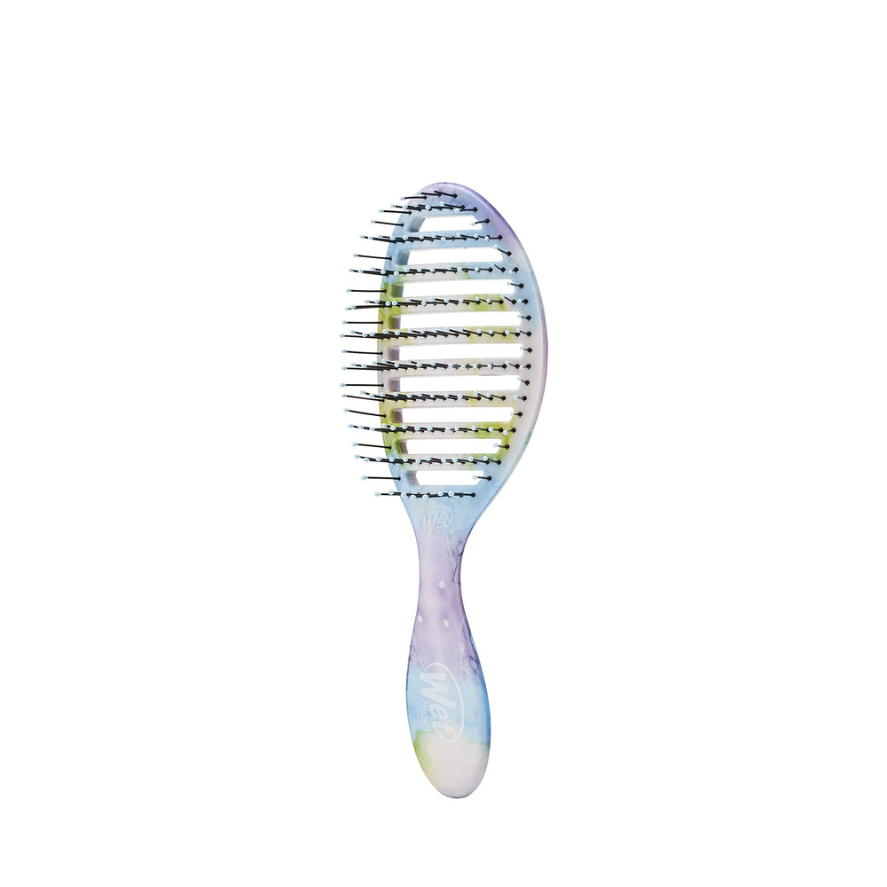 Wet Brush HeatFlex bristles detail showing flexible tips that detangle gently without pulling