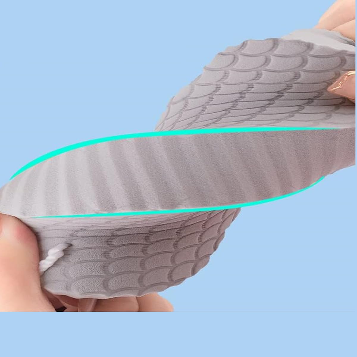 WFWJ bath sponge hanging demonstrates convenient drying with integrated lanyard.