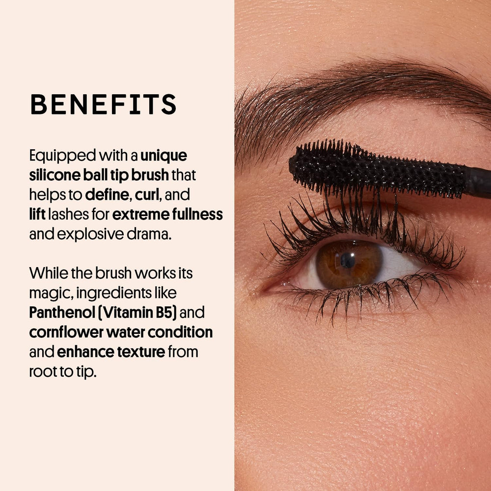 Winky Lux ExtravaLash wand in action delivering lift and curl.