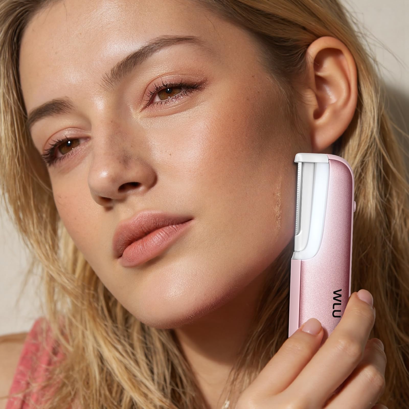 WLU Dermaplaning tool battery indicator emphasizing long-lasting power
