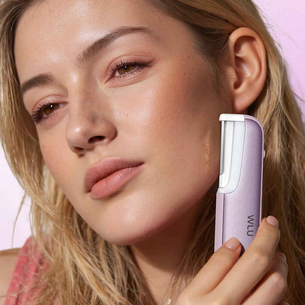 WLU Dermaplaning Tool travel-friendly battery supports extended use away from home.